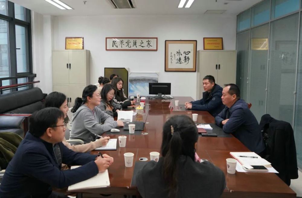 �쵼�����߻��� | �����߷õ������ʡֱ�Ƽ�֧�������й���ʮ������ȫ�ᾫ������